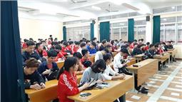 Học sinh, sinh viên trở lại trường sau đợt nghỉ do dịch COVID-19