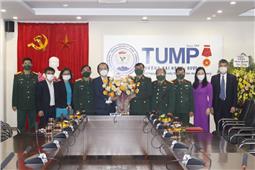 Thủ trưởng Bộ tư lệnh Quân khu chúc mừng các nhà trường nhân Ngày Nhà giáo Việt Nam 20-11