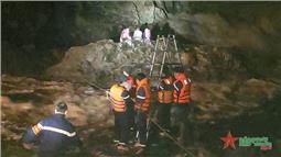 Đại tướng Phan Văn Giang tặng bằng khen 8 cá nhân có ​thành tích xuất sắc trong cứu hộ, cứu nạn tại Thủy điện Đăk Srông