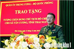 Quân ủy Trung ương, Bộ Quốc phòng trao tượng chân dung Chủ tịch Hồ Chí Minh tặng xã Tân Cương