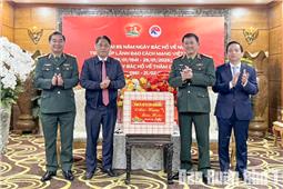 Tư lệnh và Chính ủy Quân khu thăm, chúc Tết tỉnh Cao Bằng