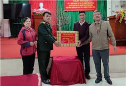 Thiếu tướng Ngô Hồng Thái thăm, chúc Tết nhân dân tổ dân phố số 13, phường Gia Sàng, tỉnh Thái Nguyên