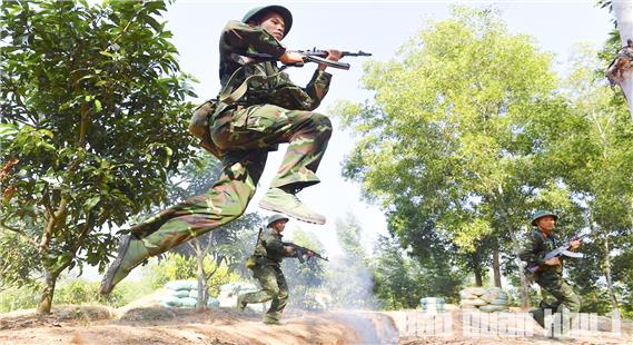 Tuổi trẻ thi đua xung kích huấn luyện giỏi 