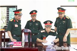 Kiểm tra kết quả xây dựng đơn vị vững mạnh toàn diện “mẫu mực, tiêu biểu” tại Trường Quân sự Quân khu