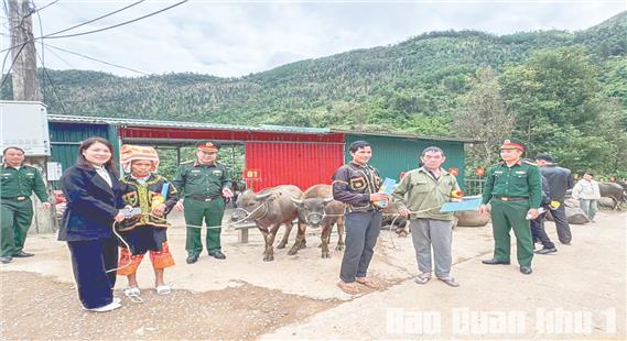 Giúp đồng bào dân tộc thiểu số thoát nghèo từ mô hình chăn nuôi bền vững