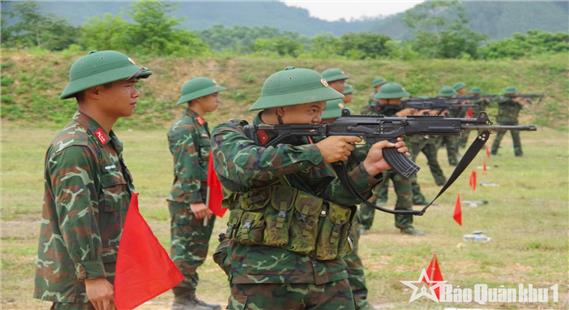 Mùa huấn luyện đầu tiên