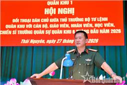 Trung tướng La Công Phương đối thoại dân chủ tại Trường Quân sự Quân khu 1