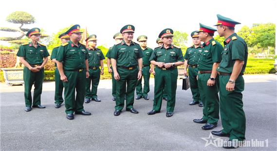 Thượng tướng Trương Thiên Tô kiểm tra, nắm tình hình tại Sư đoàn 3