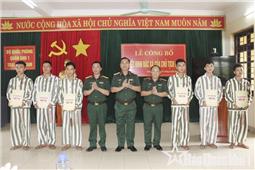 Trung tướng Trương Mạnh Dũng, Tư lệnh Quân khu trao giấy chứng nhân đặc xá năm 2026