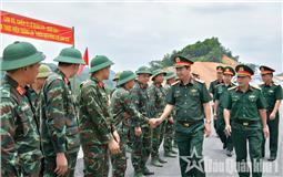 Trung tướng Trương Mạnh Dũng thăm, động viên cán bộ, chiến sĩ tham gia thi công tuyến cao tốc Đồng Đăng – Trà Lĩnh