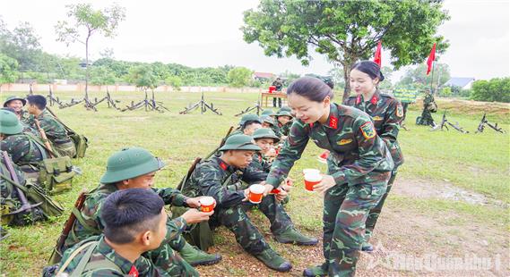 Tiếp sức thao trường, đồng hành cùng học viên