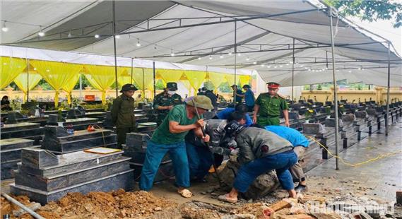 Lặng thầm dưới nắng tháng Bảy