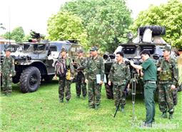 Kỷ niệm tác nghiệp cùng phóng viên Báo Quân khu