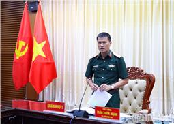 Thiếu tướng Trần Xuân Mạnh, Tư lệnh Quân khu nắm tình hình tại Cục Chính trị 