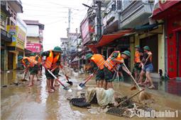Thắm tình quân dân trong khắc phục hậu quả mưa lũ ở Thất Khê
