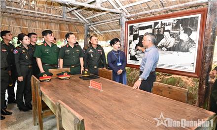 Đoàn cán bộ Quân đội Hoàng gia Campuchia nghiên cứu thực tế tại ATK Định Hóa