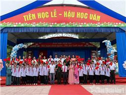 Gần 877 triệu đồng quà tặng tiếp sức học sinh bước vào năm học mới
