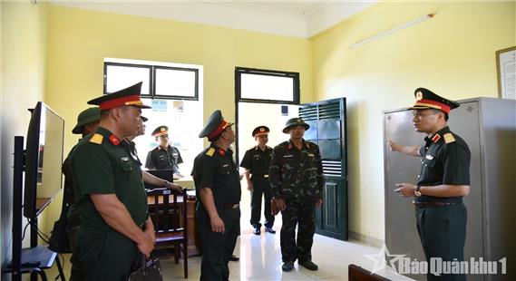Thiếu tướng Trần Xuân Mạnh, Tư lệnh Quân khu kiểm tra tại Sư đoàn 3