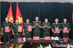 Cục Chính trị trao quyết định điều động, bổ nhiệm cán bộ